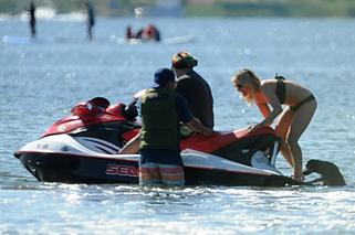 Patrycja Markowska  na skuterze 