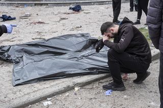  Trump: Atak na Sumy to wynik błędu. Zełenski do Trumpa: Zapraszam na Ukrainę, zobaczyć martwe dzieci