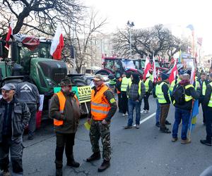 Protest rolników w Katowicach. Nikt nie przejedzie ZDJĘCIA