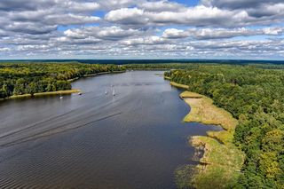 Najpiękniejsze polskie jeziora. Tam trzeba jechać na urlop [ZDJĘCIA].