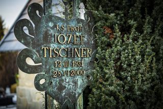  Wzruszający gest Rafała Trzaskowskiego. Odwiedził grób ks. Józefa Tischnera