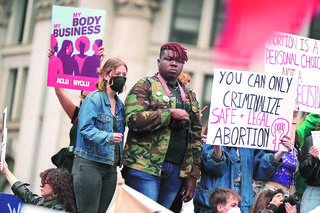 Demokraci chcą fundować aborcję przyjezdnym