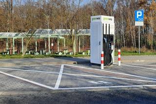 W TYCH punktach STANIE 36 nowych stacji ładowania pojazdów elektrycznych
