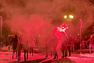 Racowisko kibiców Jagiellonii Białystok rozpoczęło się o symbolicznej godz. 19:20