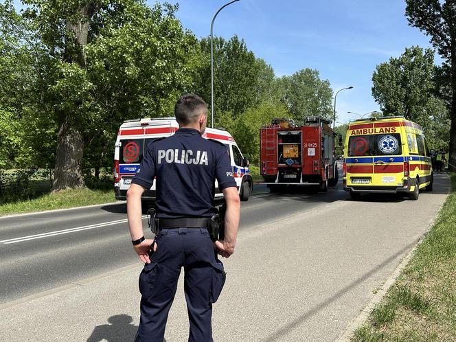 Auto uderzyło w drzewo i stanęło w płomieniach. Spłonęły trzy osoby!