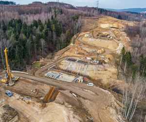 Na Podkarpaciu powstaje gigant! Samochody pojadą 80 metrów nad ziemią