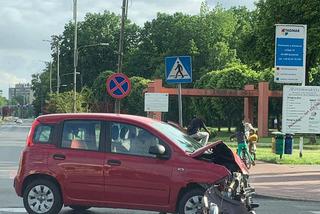 Zawiercie: Koszmarny wypadek na skrzyżowaniu! Jeden z samochodów dachował