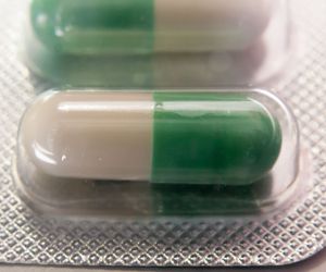 Prozac (fluoksetyna): działanie i skutki uboczne przyjmowania Prozacu