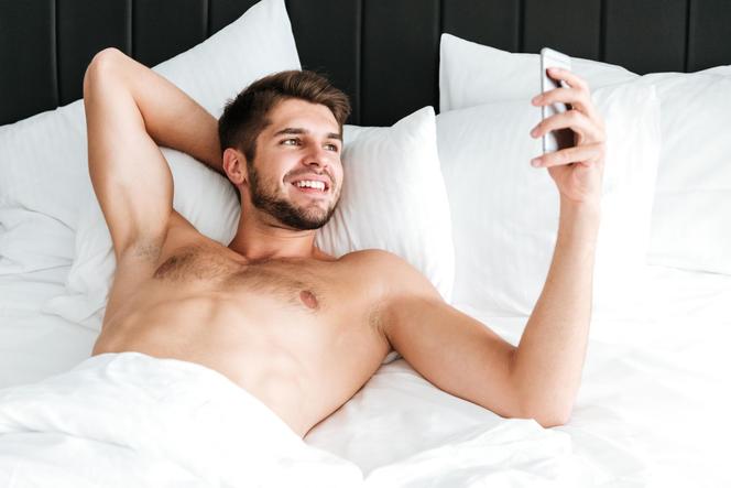 Pikantne SMS-y do mężczyzny na walentynki 2024