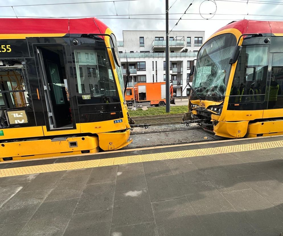 Zderzenie dwóch tramwajów w Warszawie. Wiele osób rannych