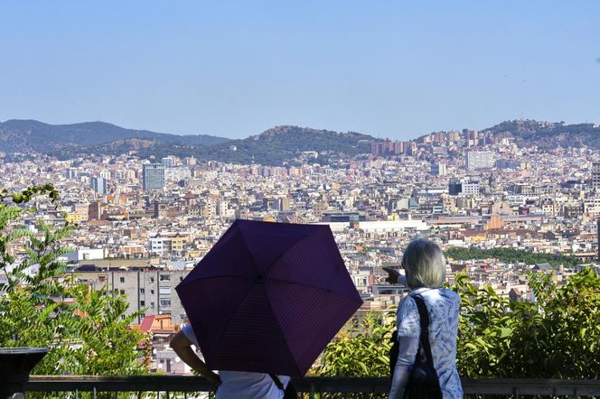 Fala upałów w Europie! "Centra chłodzenia" powstają w miastach