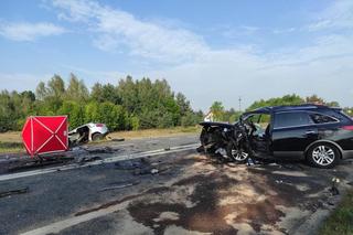 W wypadku na DK2 34-latka zginęła na miejscu, a dwie osoby, w tym małe dziecko, ranne trafiły do szpitala