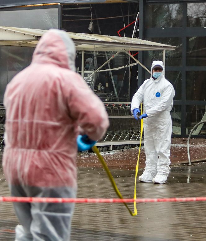 Huk, chaos i... pusta kasa! Złodzieje wysadzili bankomat i uciekli bez łupu!