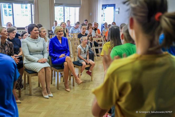 Ludzie byli w szoku jak zobaczyli w co ubrała się Agata Duda! Nowy wygląd robi wrażenie