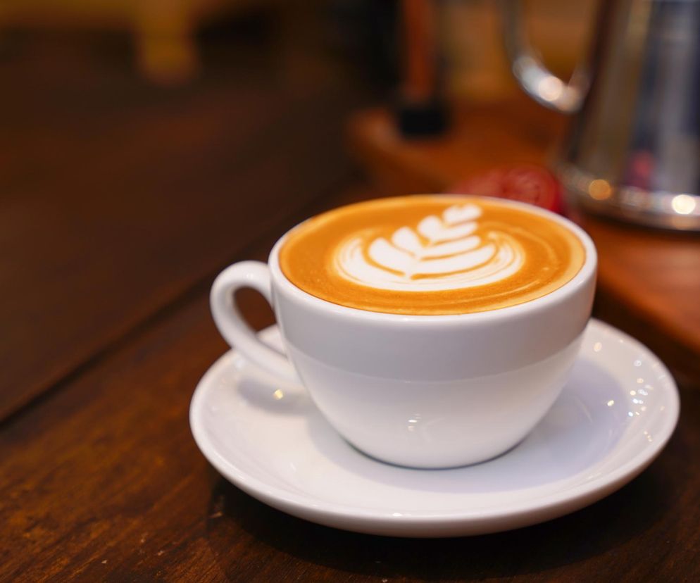 Flat white nie jest zwykłą kawą z mlekiem. Jej korzyści dla zdrowia mogą cię zaskoczyć