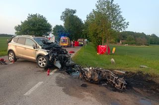  Zderzenie osobówki z motocyklem. Dwie osoby nie żyją