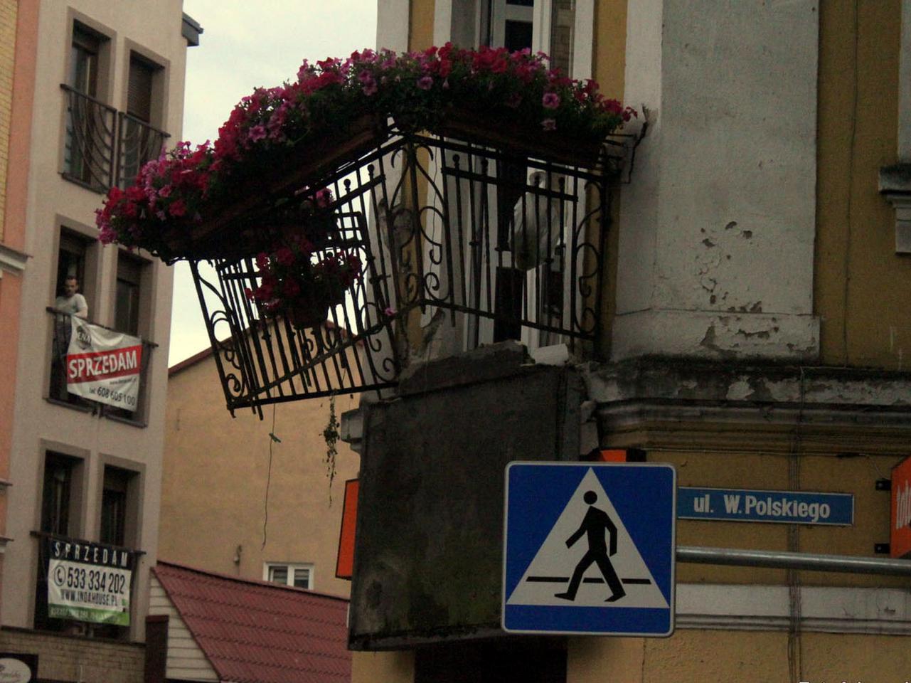 Urwała balkon bo była za ciężka