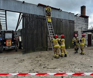 Zalane posesje, zerwany dach, przewrócony tir. Leszno i region po załamaniu pogody