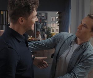 M jak miłość, odcinek 1874: Olek (Maurycy Popiel), Marcin (Mikołaj Roznerski)