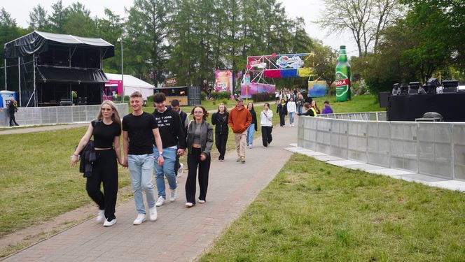 Kortowiada 2025. Koncerty na Plaży Kortowskiej przyciągnęły tłumy. Tak wyglądał drugi dzień imprezy!