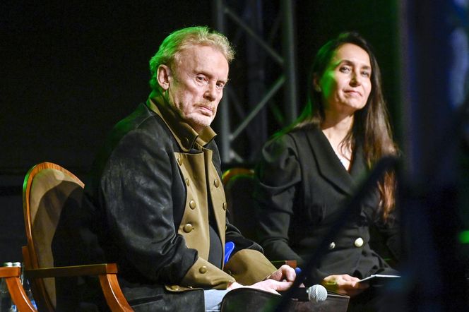 Kowboj o kulach. Tak Olbrychski wraca do zdrowia po operacji