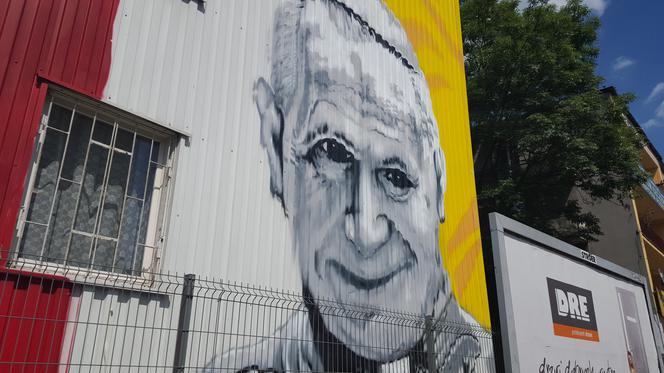 Nowy mural na budynku szpitala Jana Pawła II. Jak Wam się podoba? [ZDJĘCIA]