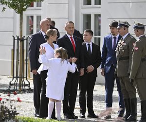  Kasia Nawrocka na biało czekała na rodziców 