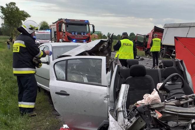 Rusiec: Śmiertelny wypadek na DK74. Koszmar na trasie Wieluń-Bełchatów