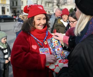 Tak Anna Dymna kwestuje na rzecz WOŚP