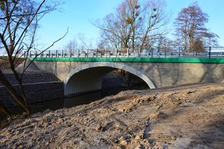 Kierowcy wyjątkowo muszą skorzystać z remontowanego mostu nad rzeką Bauda pod Fromborkiem