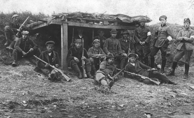 Nad Odrą w 1921. Chłopcy z Głożyn na pozycji ogniowej