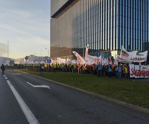 Protest w Katowicach. Tysiące związkowców na ulicach. Padły mocne słowa o „zbrodniczej ideologii”