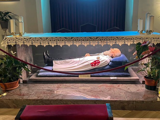 Był satanistycznym kapłanem, został świętym! Decyzja papieża Leona XIV