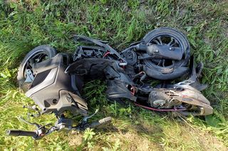 Wola Łagowska. 72-letni motorowerzysta nie żyje. Zderzył się z fordem 32-latka [ZDJĘCIA].