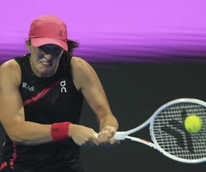WTA Dubaj: Iga Świątek pokonała Sloane Stephens! WYNIK meczu Relacja NA ŻYWO