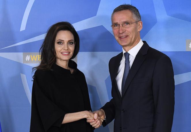 Angelina Jolie w siedzibie NATO