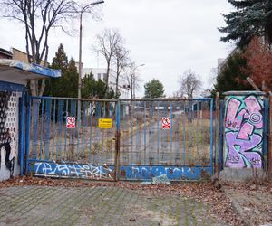 Wymazany obszar w centrum Warszawy. Nie ma go na mapach. Wiemy, co się tam znajduje