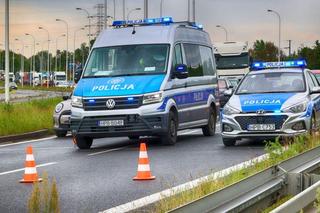 Policyjna obława za kierowcą opla we Wrocławiu. Po wypadku na obwodnicy mężczyzna uciekł 