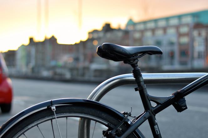 Poznaniacy, pamiętajcie o oświetleniu waszego roweru. Kiedy jest ono obowiązkowe?