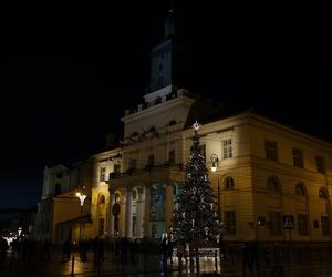 Drugi dzień świąt w centrum Lublina. Deszczowa pogoda nie odstraszyła spacerowiczów!