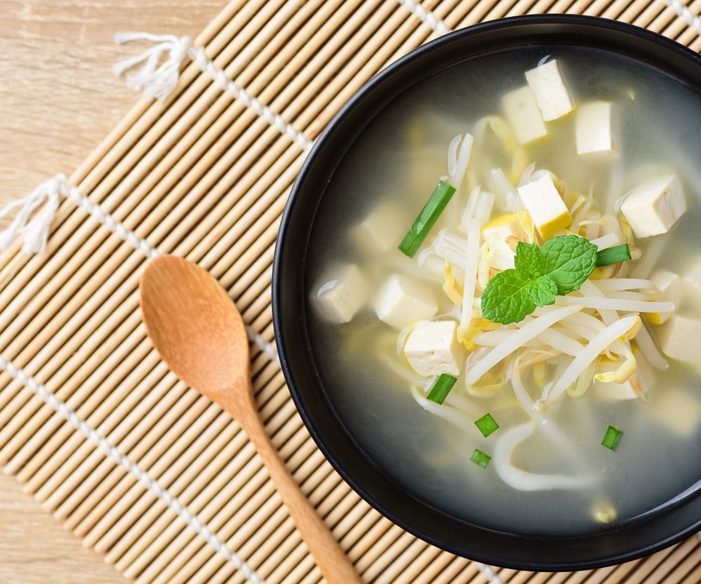 Zupa bambusowa - przepis na aromatyczny bulion z pędami bambusa
