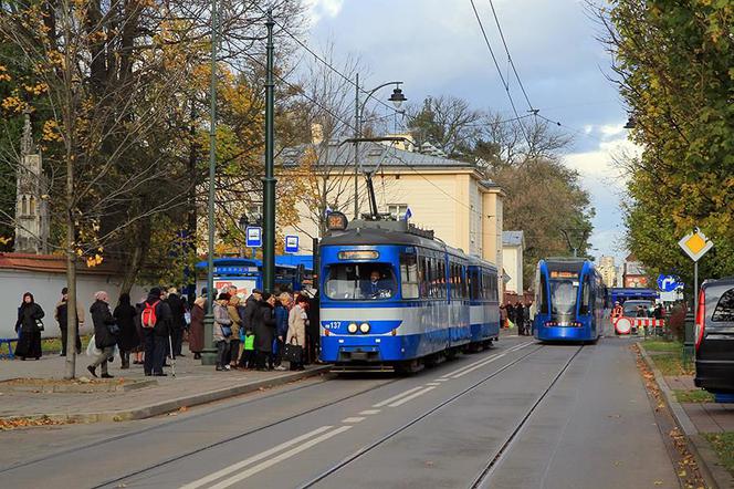 Dodatkowe linie tramwajowe i autobusowe w okresie Wszystkich Świętych