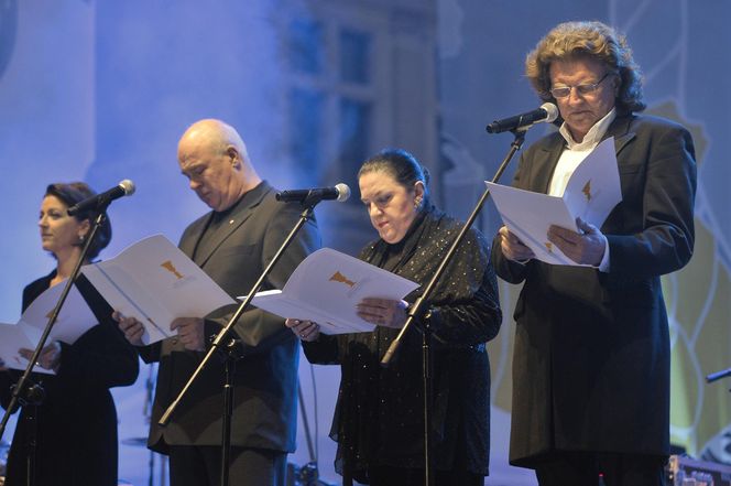 Wodecki „ożył” na scenie w Opolu i zaśpiewał z za grobu w duecie