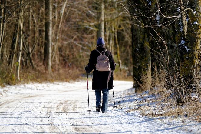 W tym regionie przejdzie ogromna śnieżyca! Rozległy cyklon zmieni pogodę o 180 stopni