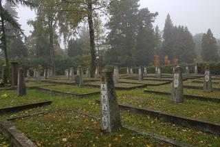 Zrobiliśmy spacer po białostockich nekropoliach. Sprawdź w jakim stanie są nagrobki historycznych postaci [ZDJĘCIA]