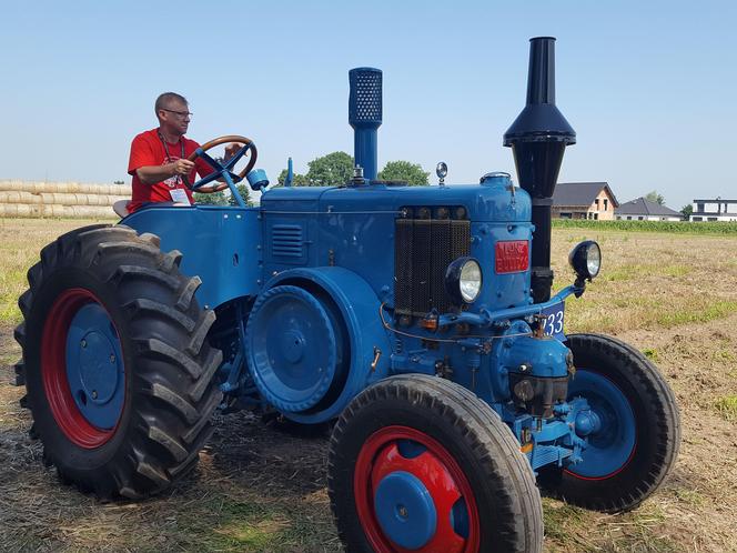 Festiwal starych ciągników w Wilkowicach. Setki maszyn, tysiące widzów i upał