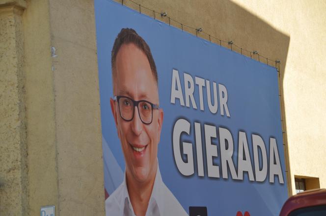 Kampania wyborcza w Kielcach. W śródmieściu najwięcej plakatów kandydatów do Sejmu i Senatu