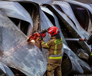 Wielki pożar w Kędzierzynie-Koźlu. Płonie hurtownia, na miejscu 20 zastępów straży pożarnej!