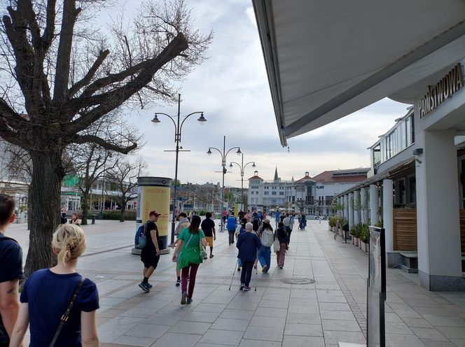 Wielkanoc w Sopocie. Tłumy turystów przyjechały, by spędzić święta nad morzem 