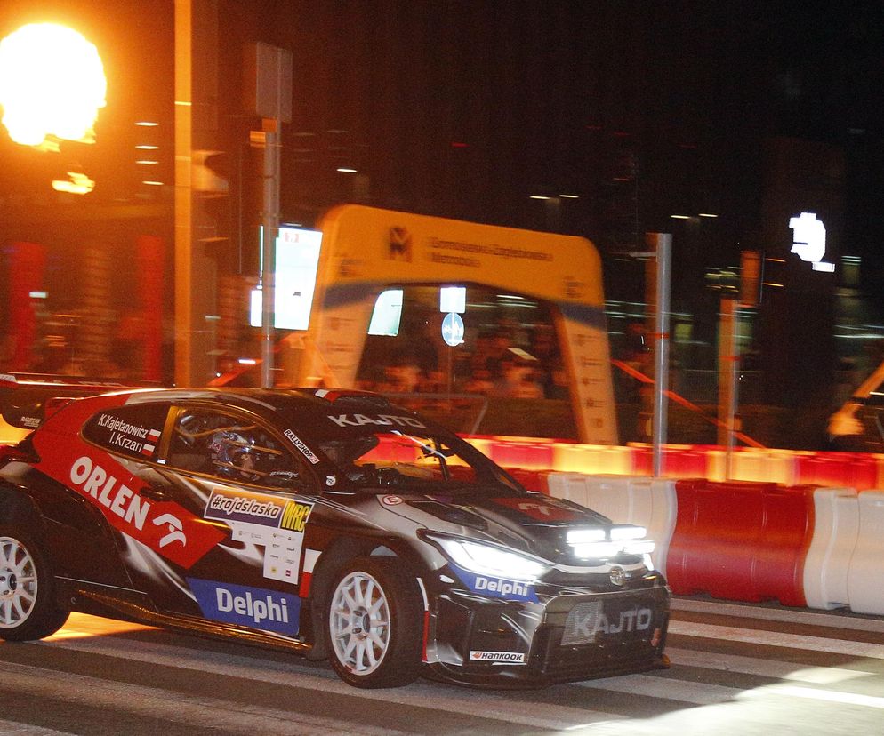 Rajd Śląska rozgrzał Katowice. Auta błyszczały na nocnym odcinku specjalnym